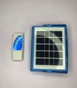 چراغ پروژکتور LED خورشیدی مدل e025-100w با پاوربانک - تصویر 3
